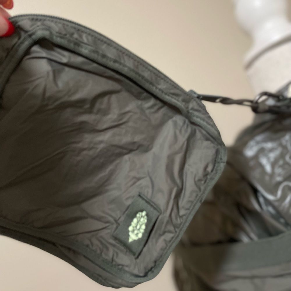 NWT Free  people- Rain Check Packable
Waterproof Jacket size XS
Retail $168 - Picture 7 of 12